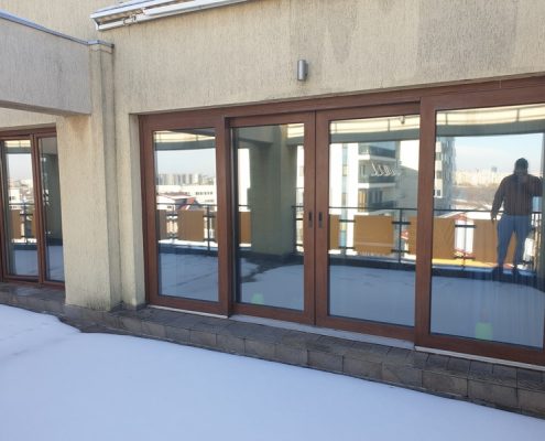 folie-solara-reducere-lumina-supraincalzire.jpg folie solară pentru reducerea luminii și a supraîncălzirii