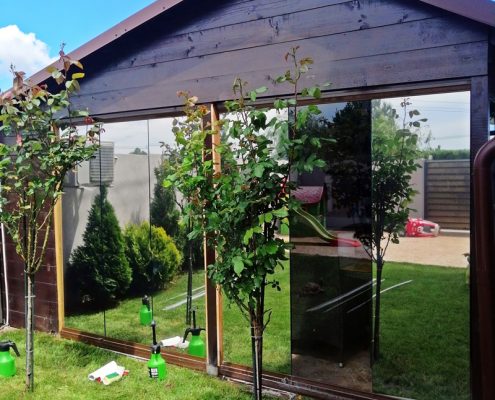 terasa-rezidentiala-folie-solara-montata-exterior.jpg terasă rezidențială cu folie solară montată pe exterior
