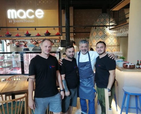 aplicare-profesionala-folie-ceramica-geam-laminat.jpg aplicare profesională folie ceramică pe geam laminat