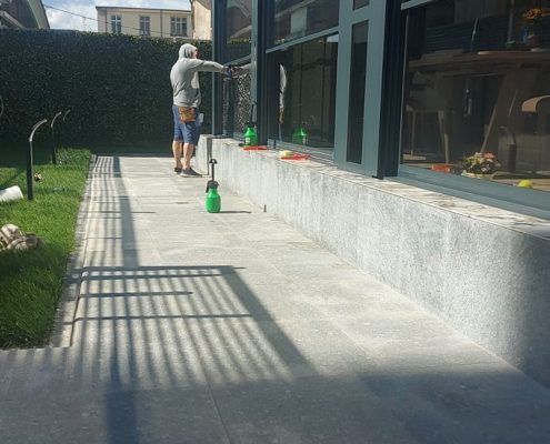folie-solara-silver-20-exterior-geamuri-ghilotina.jpg folie solară Silver 20 exterior aplicată pe geamuri tip ghilotină
