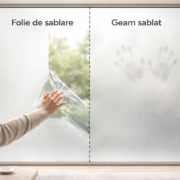 folie de sablare aplicată pe geam comparată cu geam sablat